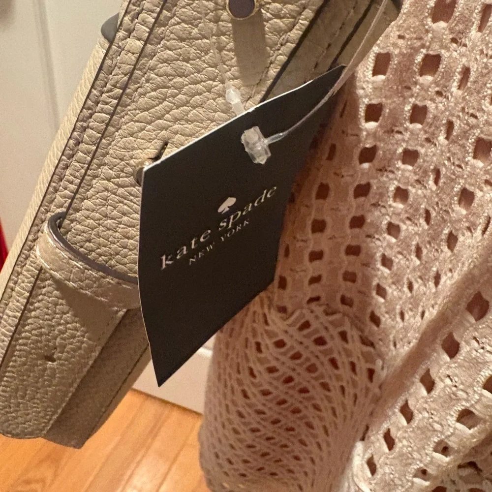 NWT Kate Spade Leila Pebbled Leather Crossbody Bag in Light Sand